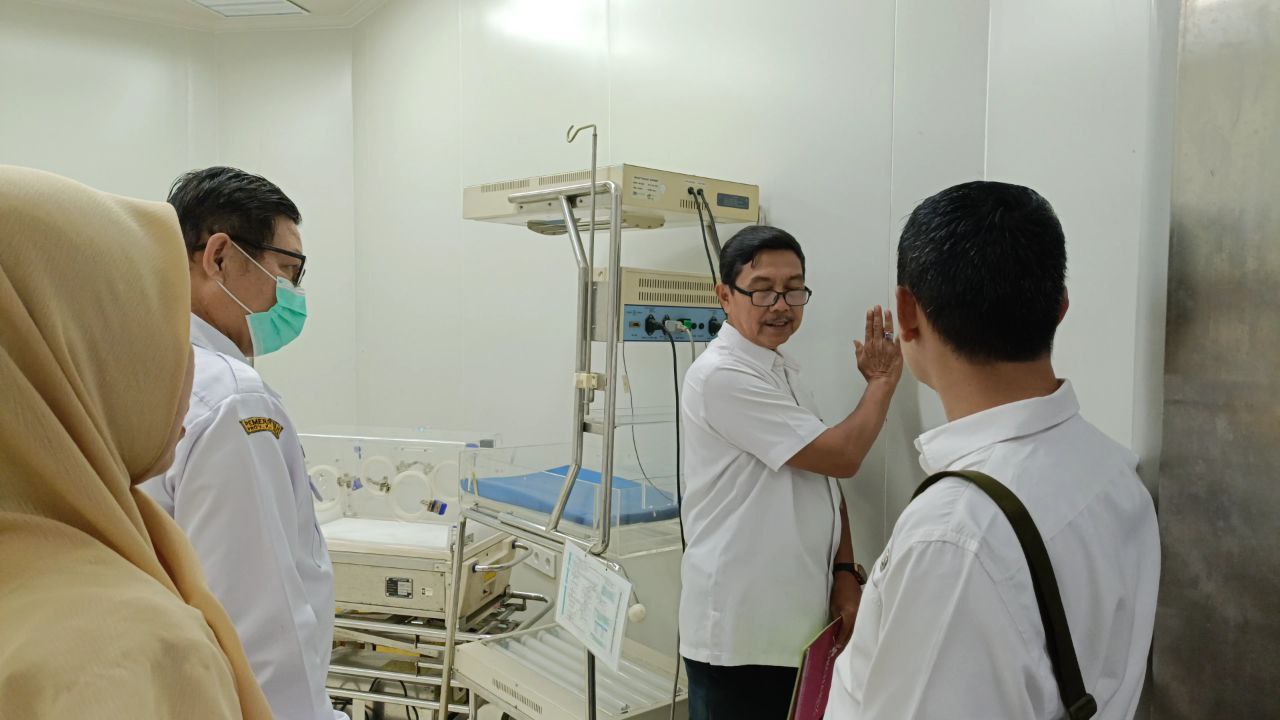 Visitasi Perizinan Penyelenggaraan Pelayanan Dialisis RSUD Sambas
