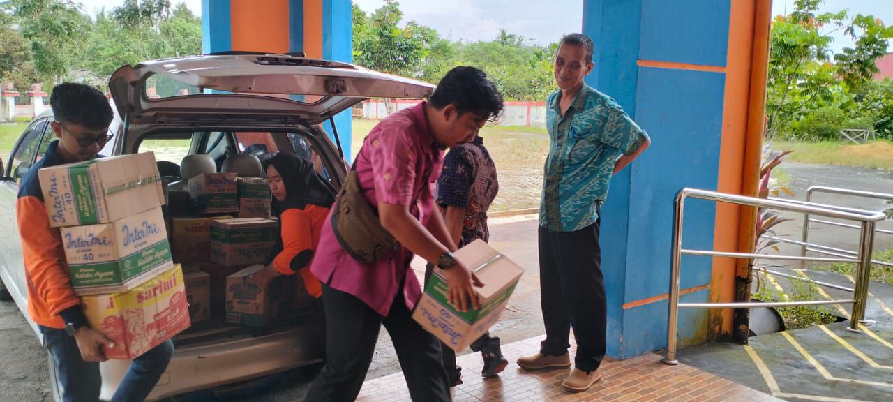RSUD Sambas Serahkan Bantuan Bencana untuk Masyarakat Terdampak