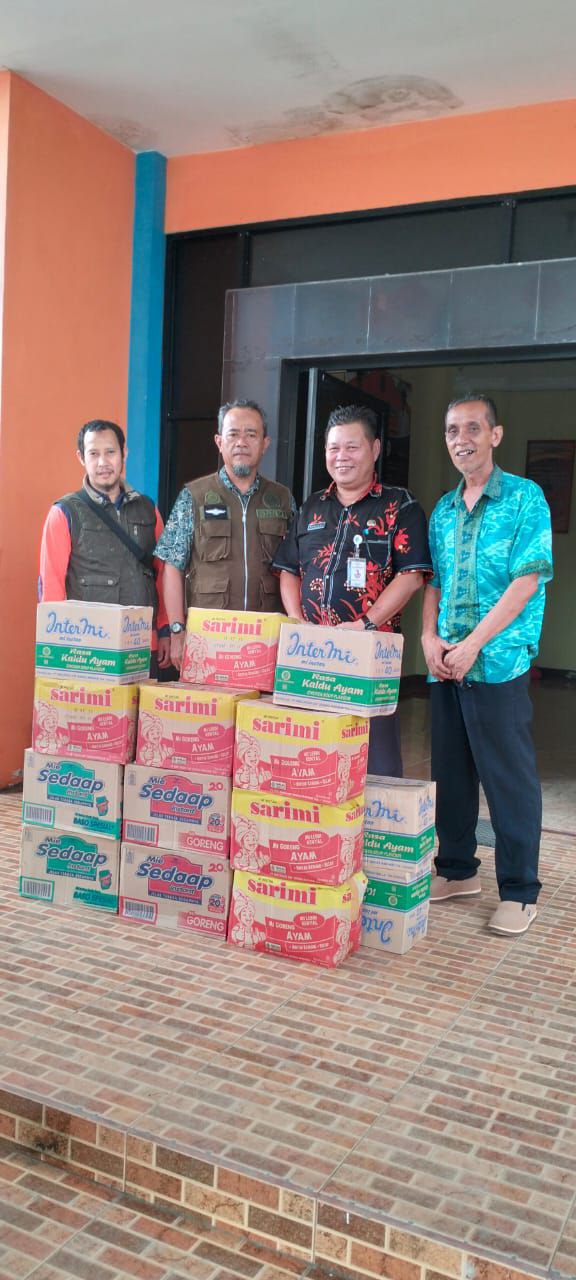 RSUD Sambas Serahkan Bantuan Bencana untuk Masyarakat Terdampak