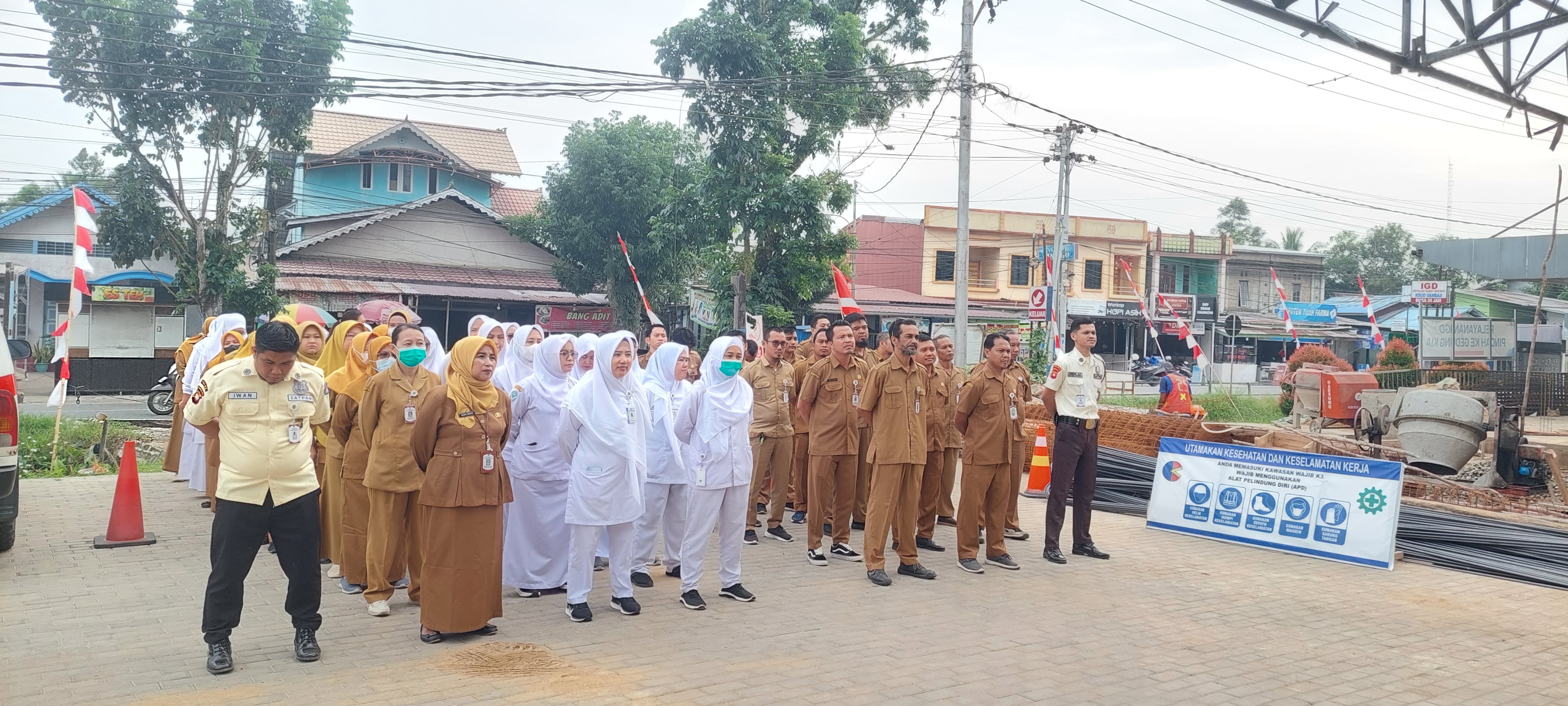 Apel Pagi RSUD Sambas : 27 Juli 2026 - Menjadi Momen Perpisahan Kabid.  Penunjang dan Sarana Pelayanan Kesehatan Bapak Sapto Suharyoko Jelang Purna Tugas