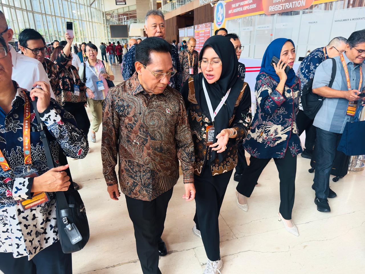Direktur RSUD Sambas Hadiri Seminar Nasional PERSI ke-26 Bersama Wakil Menteri Kesehatan